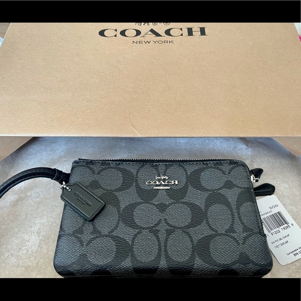 Brand New Women’s Coach Wristlet Wallet